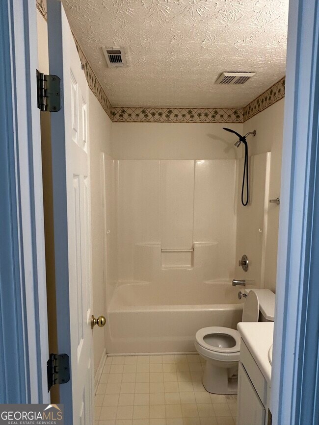 Building Photo - 20 Shenandoah Dr