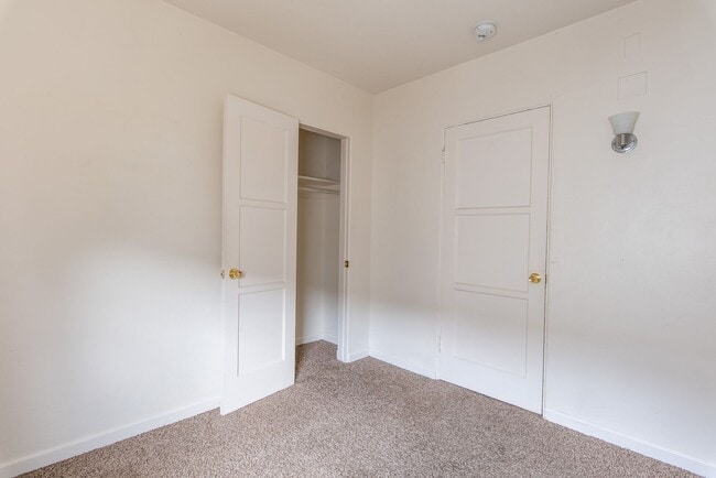 Building Photo - 4513-4519 Wilson Avenue
