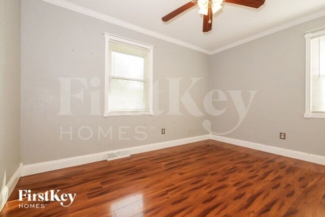 Building Photo - 5548 NE 58th St