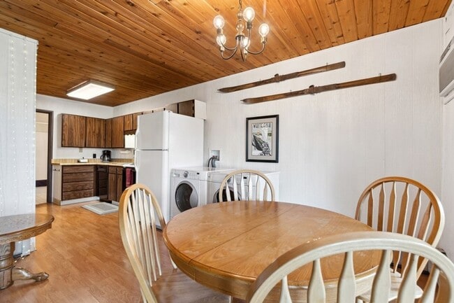Building Photo - 1 Bedroom, 1 Bath Condo on Whitefish Lake