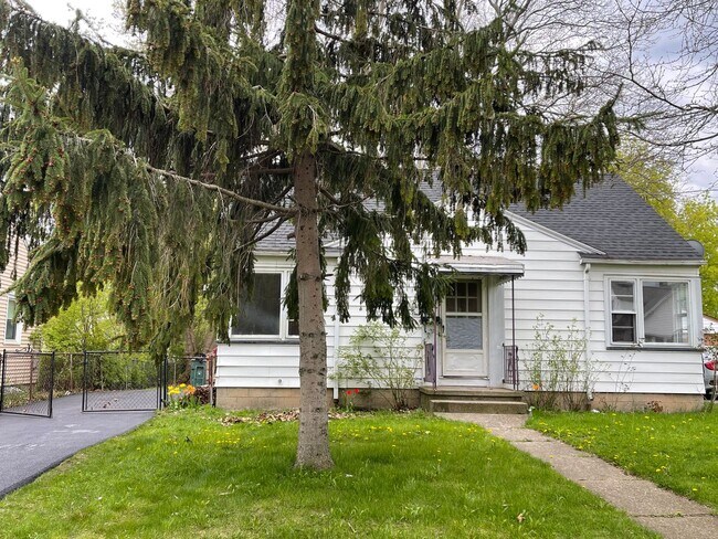 Building Photo - CALL TODAY TO RENT YOUR HOME SWEET HOME !!!