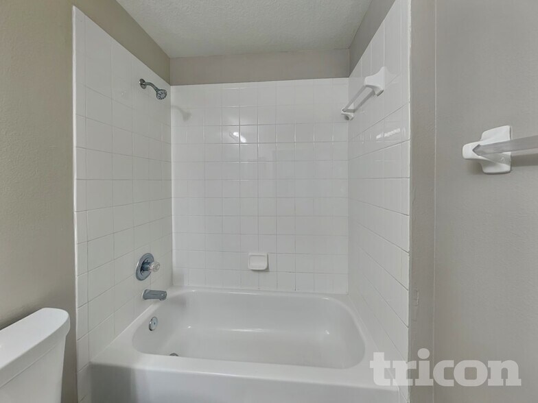 Building Photo - 2313 Pleasure Run Dr