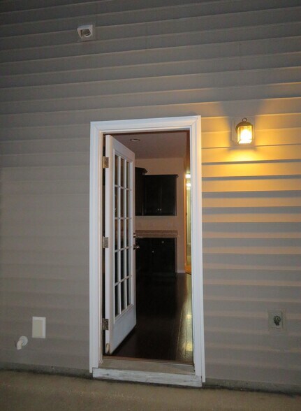 French door through kitchen to backyard - 2496 Stadium Dr