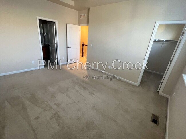 Building Photo - 8159 S Akron Ct