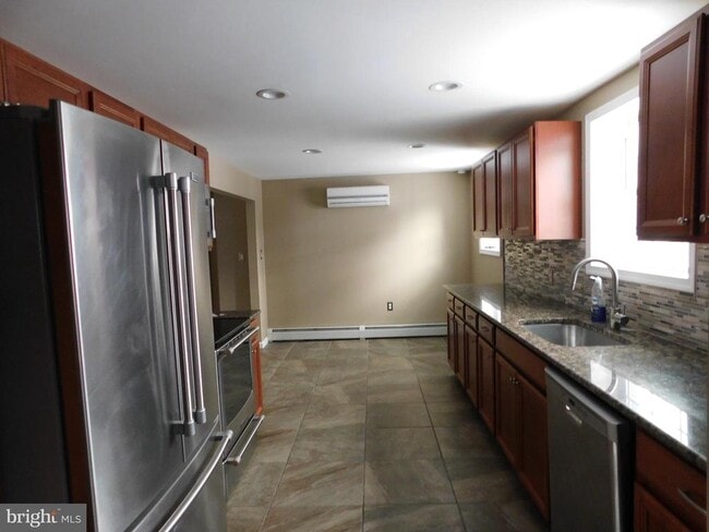 Building Photo - 747 Churchville Rd