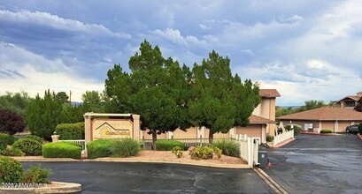 Building Photo - 985 E Mingus Ave