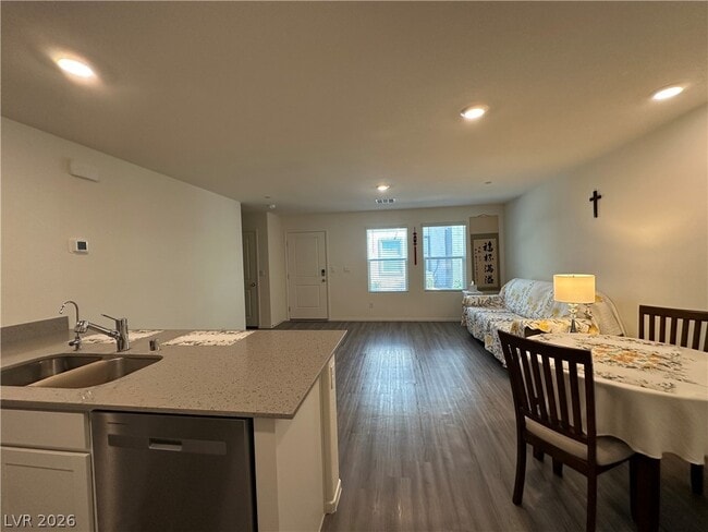 Building Photo - 4926 Fern Mesa Ave