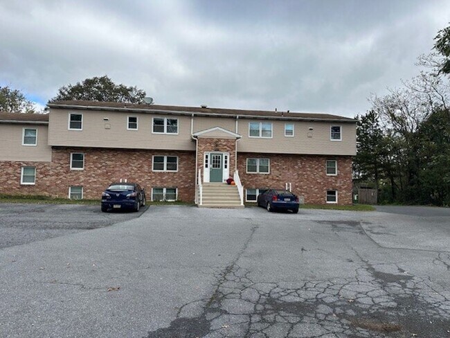 Primary Photo - 8059 Somerset St