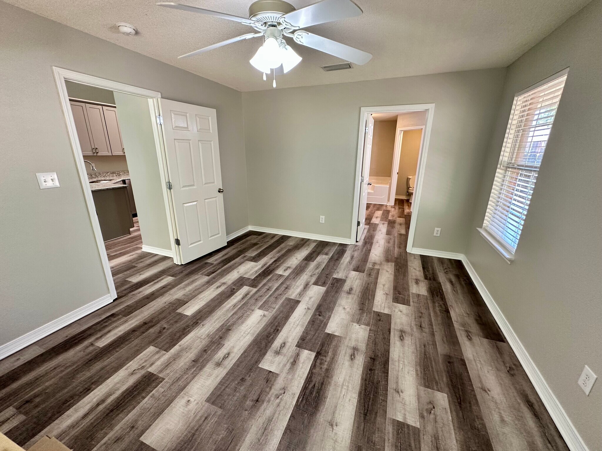 Building Photo - 11699 Madrone Ln