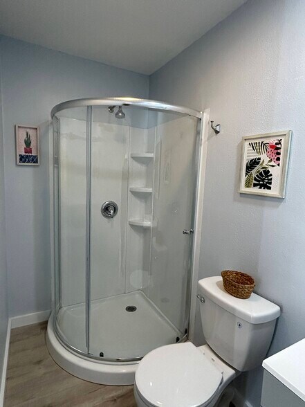 Building Photo - 3219 Roscoe Ave