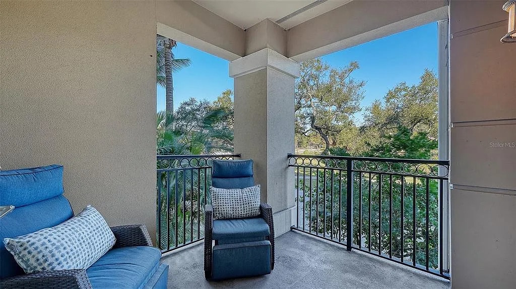 Building Photo - 1064 N Tamiami Trl