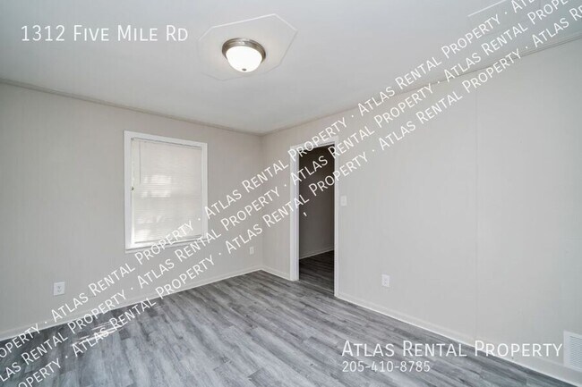 Building Photo - 1312 5 Mile Rd