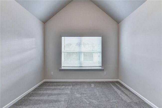 Building Photo - 354 Paxton LN