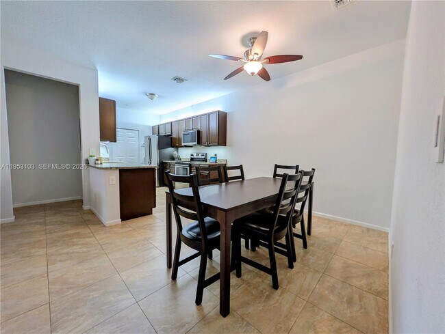 Building Photo - 3561 Forest Hill Blvd