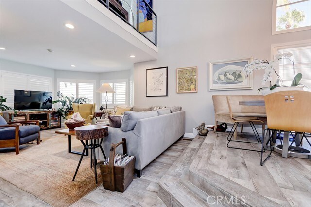 Building Photo - 425 S Catalina Ave