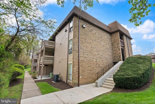 Primary Photo - 8511 Barrington Ct