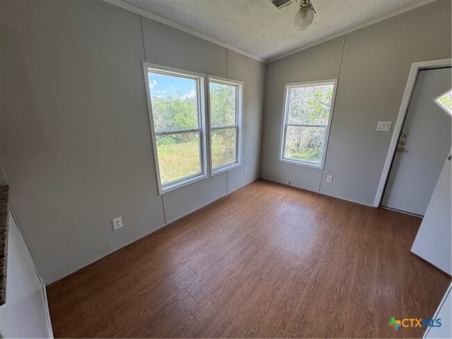 Building Photo - 140 Oak Mesa