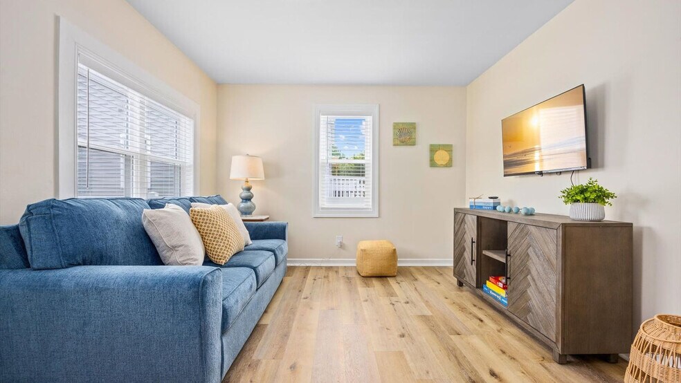 Primary Photo - 124 W Heather Rd