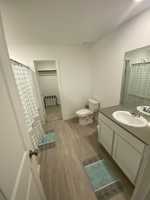 Building Photo - Room in House on Rawhide Rdg