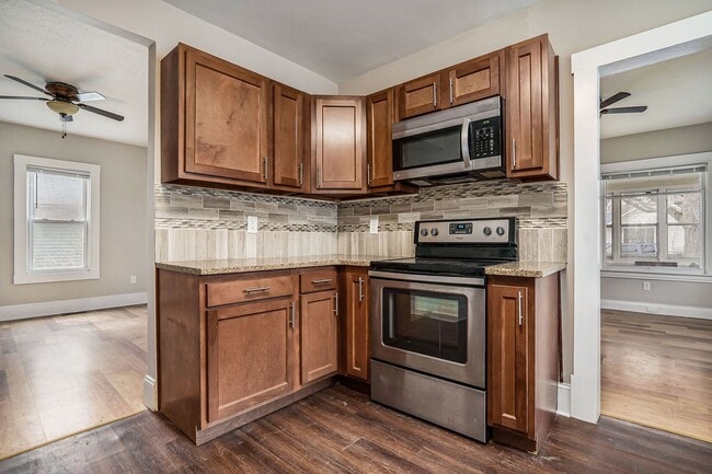 Building Photo - Fantastic, large remodeled 3-bed/1-bath ranch, unfinished basement & partially enclosed yard