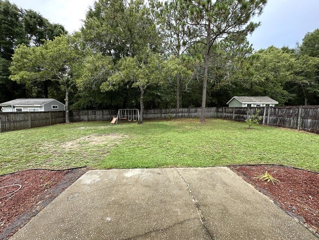 Building Photo - 139 Steeplechase Dr