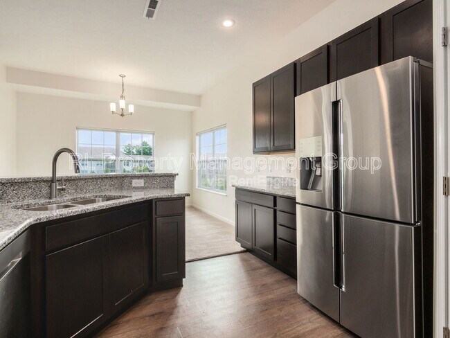 Building Photo - 5861 Yellowfin Ln