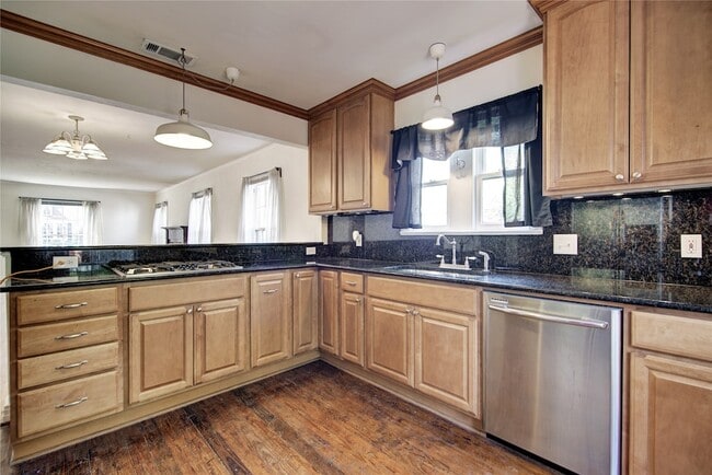 Building Photo - 5419 Longview St