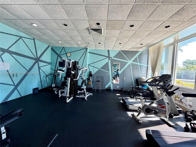 Building Photo - 7441 Wayne Ave