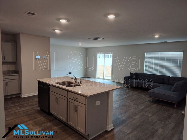 Building Photo - 2932 Egert Dr