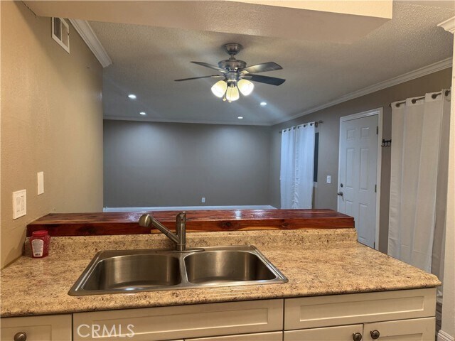 Building Photo - 1733 Normandy Pl