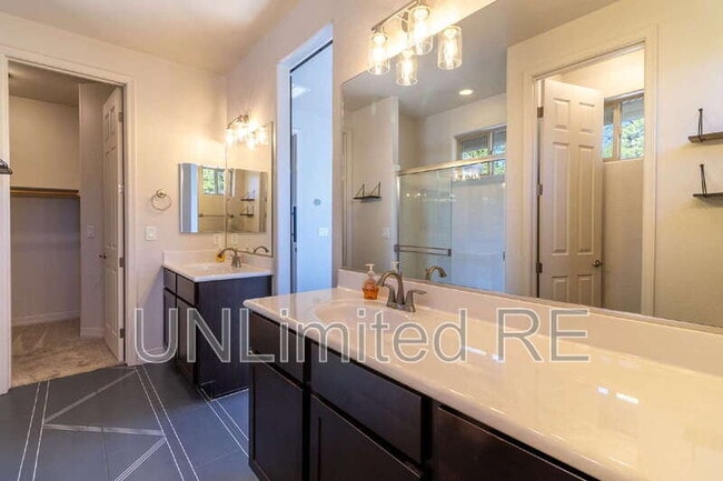 Building Photo - 2513 W Pollo Cir