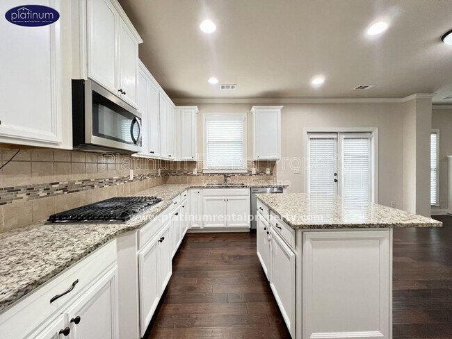 Building Photo - 1662 Fairview Dr