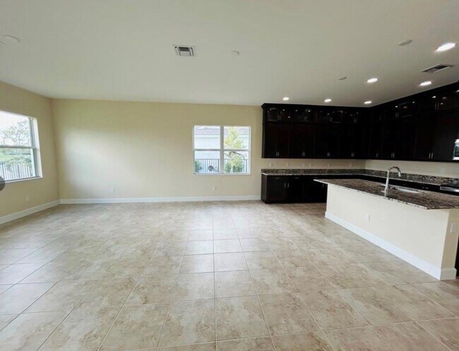 Building Photo - 5199 Liberty Ln