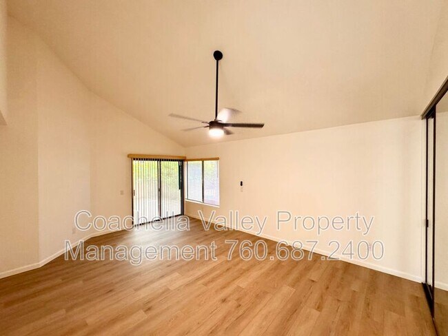Building Photo - 41595 Navarre Ct