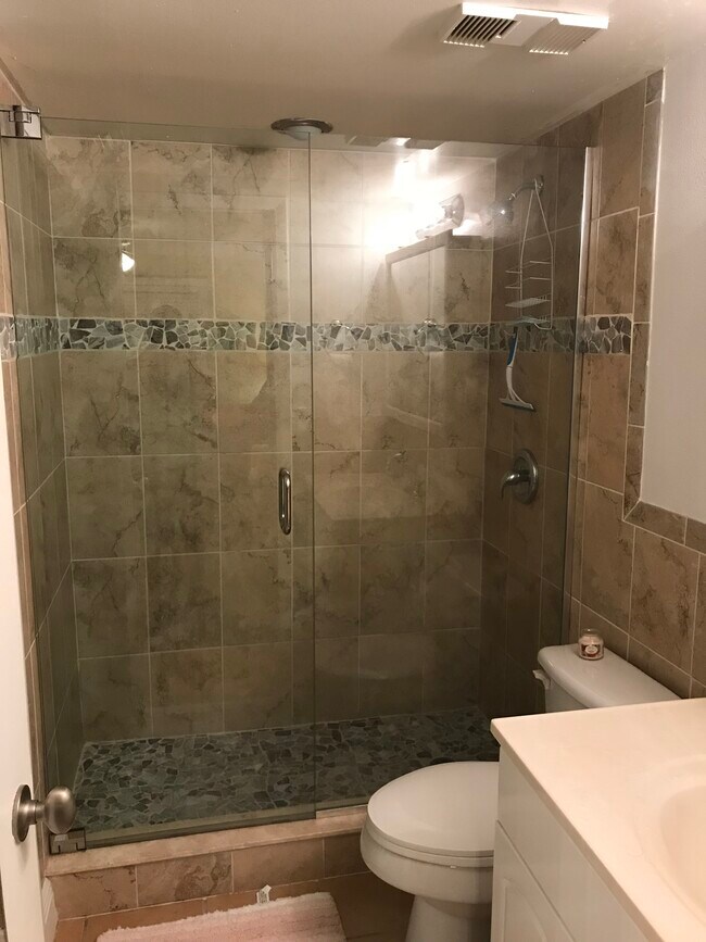 Building Photo - 2875 Palm Beach Blvd