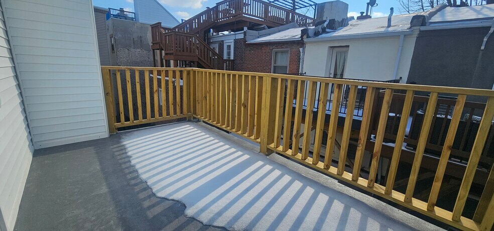 Building Photo - 324 South St