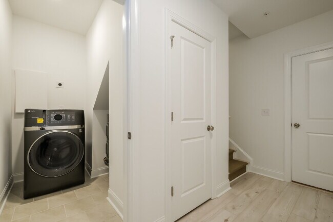 Building Photo - 514 Alice Wy