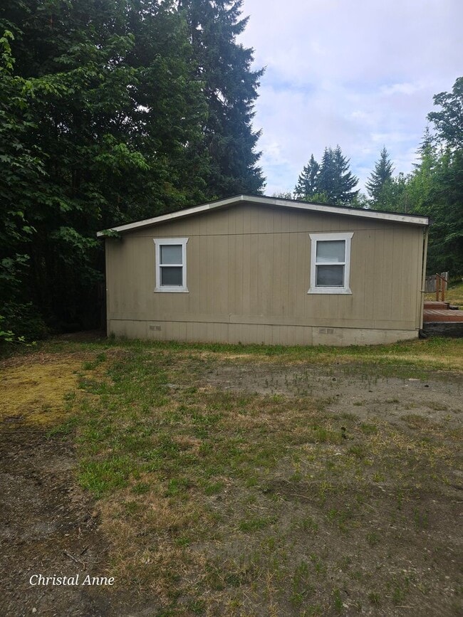 Building Photo - 2 bedroom outside of town!