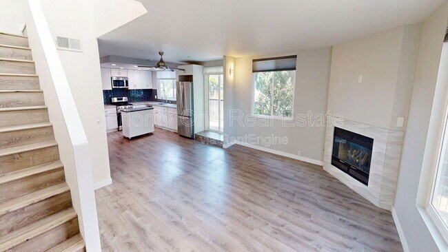 Building Photo - 4070 Riviera Dr