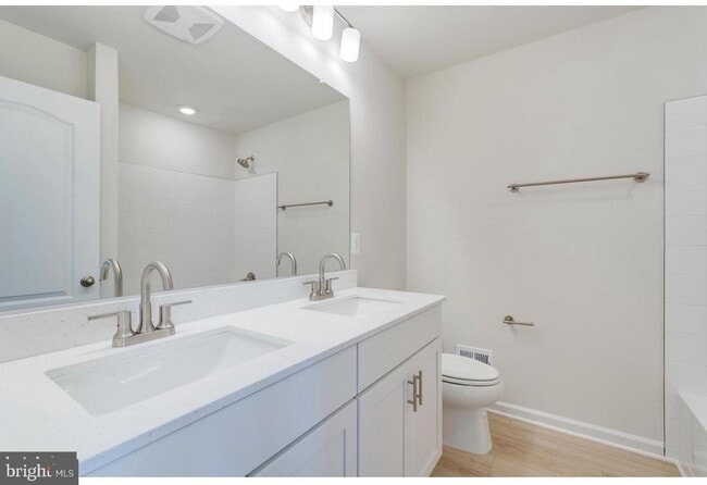 Building Photo - 10810 Meridian Hill Way