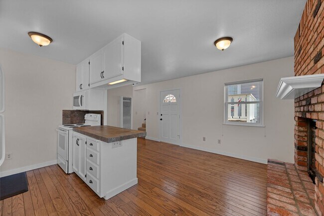 Building Photo - 3506 28th St