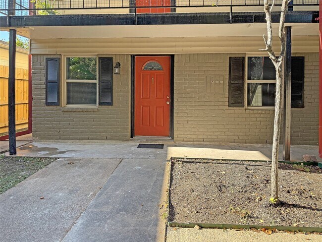 Building Photo - 1016 E Walker St