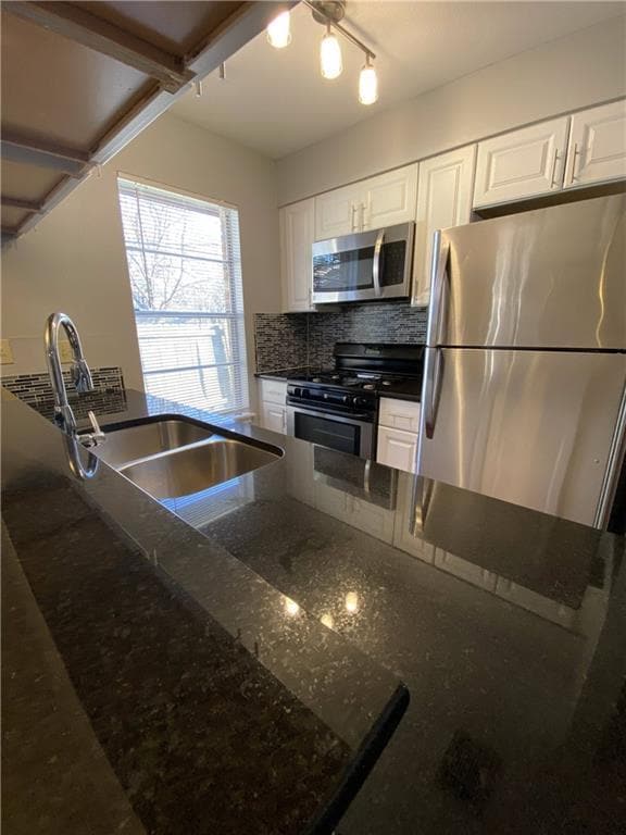 Building Photo - 3307 Whitepine Dr