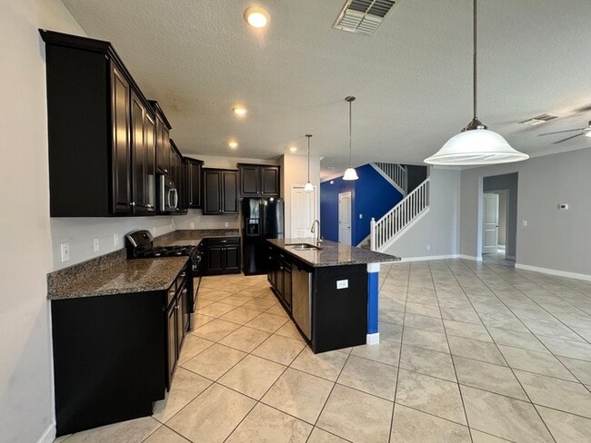 Building Photo - 4 Bedroom/3 Bathroom Enclave at Terra Bella