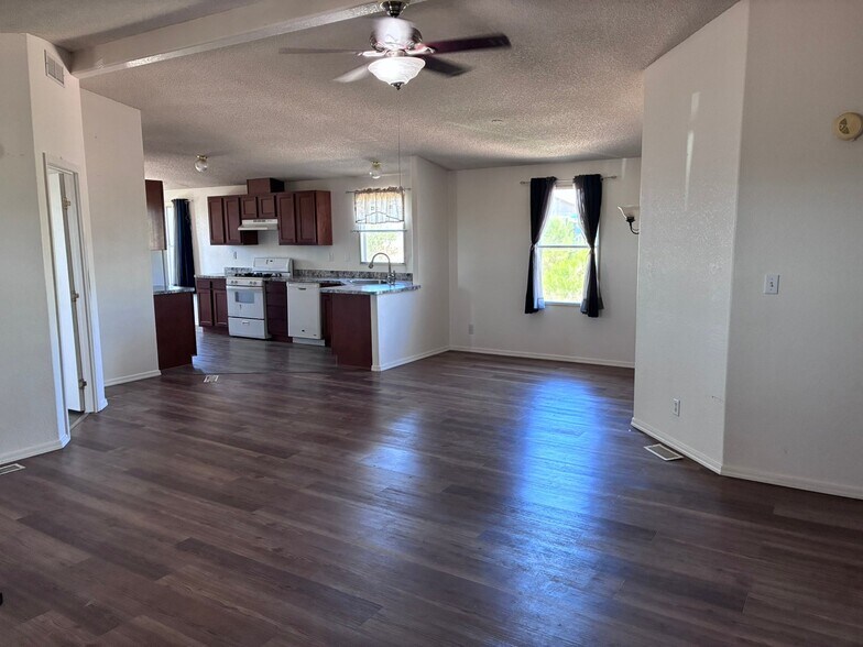 Building Photo - 12725 S Red Horizon Trail