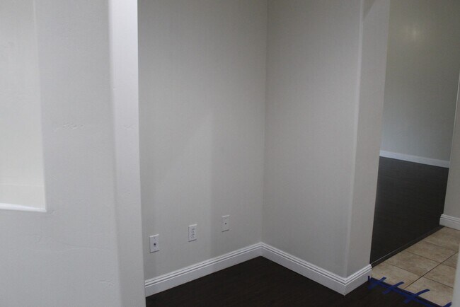 Building Photo - Beautiful Spacious Home for Rent Near Hosking and Mckee Area