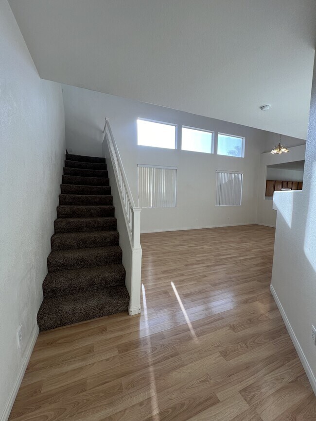 Building Photo - 2697 Hillgrass Rd