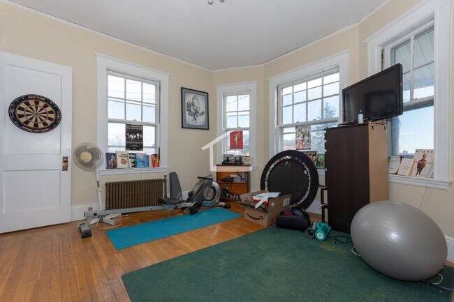 Building Photo - 9/1 Renovated 6BR/3BA near Oak Sq, Mass Pike, BC