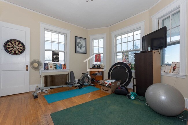 Building Photo - Belmont 1 Bed available Now