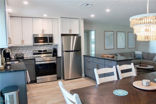 Building Photo - 2744 Sanderling Ct